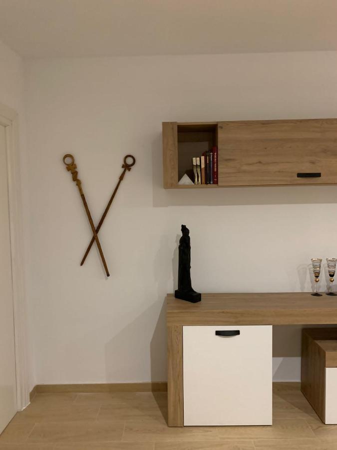 Hoster Egypt Verona Centro De Томелосо Екстериор снимка